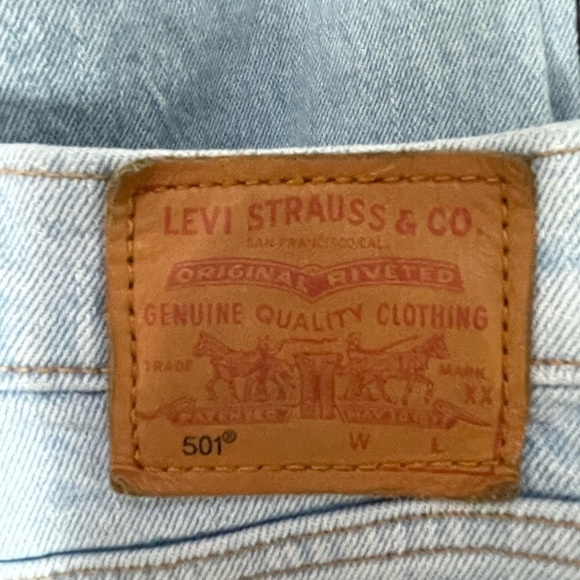 𝅺levi's 501 Light Wash Logo Tape Button Fly High Rise Crop Jeans, 30x26 - Picture 5 of 11